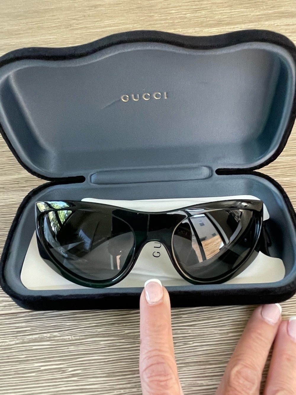Men’s Gucci Sunglasses -
Green w/ grey lenses - Picture 2 of 9